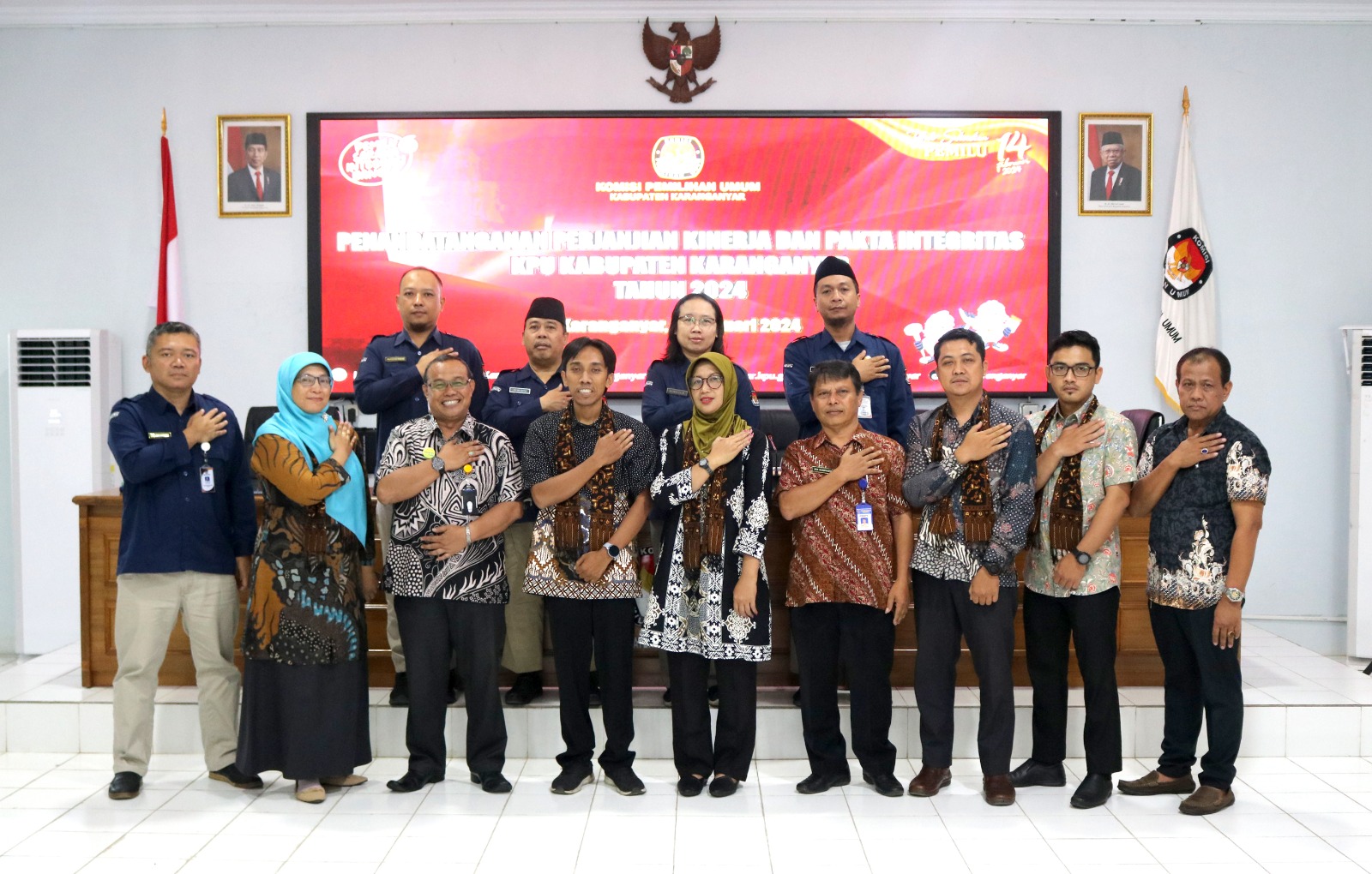Kegiatan Penandatanganan Perjanjian Kinerja dan Pakta Integritas KPU Kabupaten Karanganyar