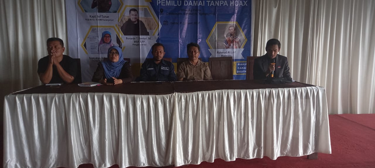 Menghadiri Kegiatan Seminar Pemilu Damai Tanpa Hoax