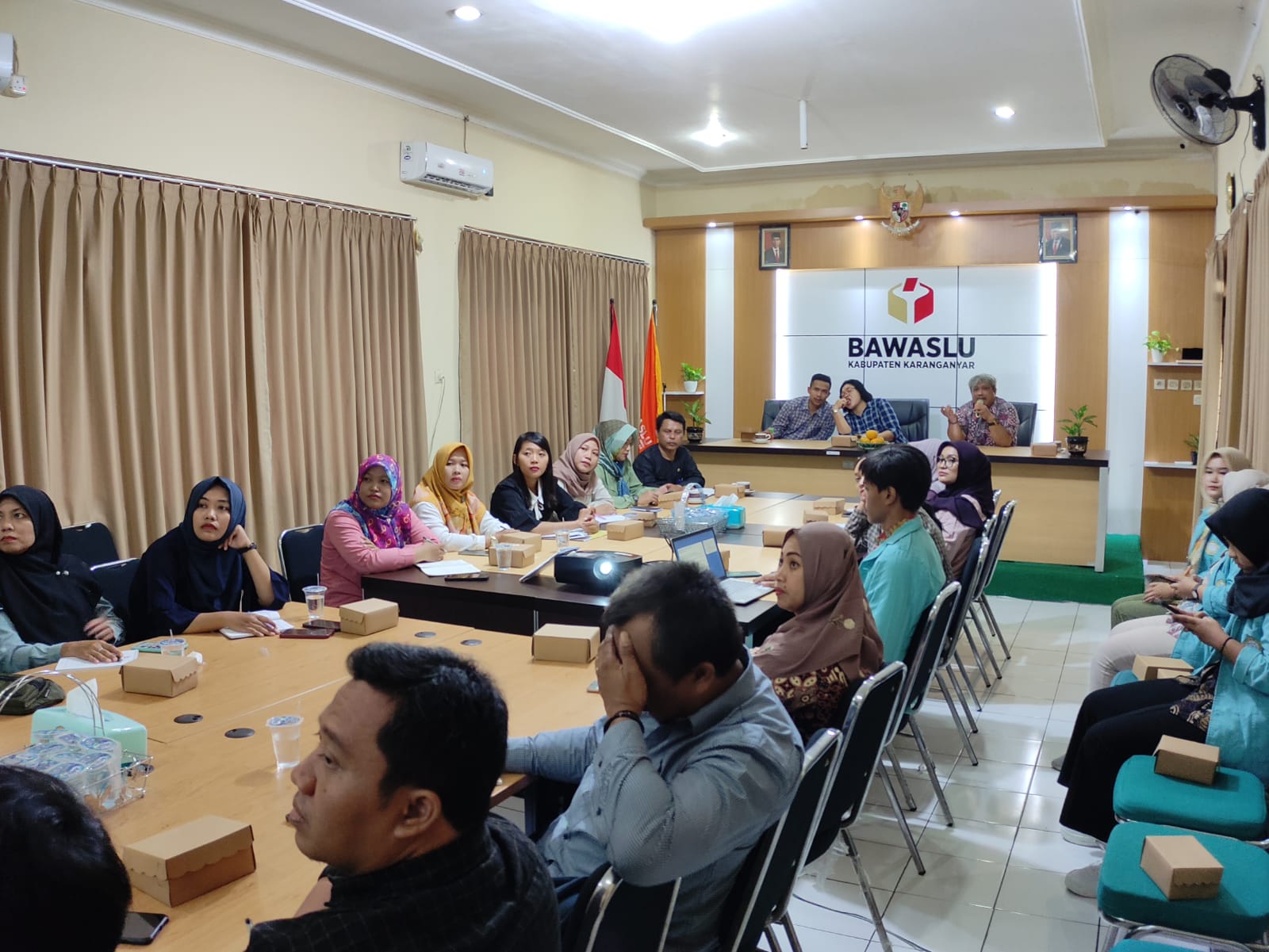 Rapat Kerja Teknis penyelesaian sengketa antar peserta pemilu dengan Panwaslucam dan Stakeholders