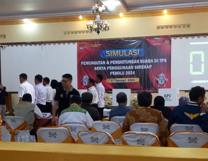 Simulasi Pemungutan dan Penghitungan Suara di TPS Serta Penggunaan Sirekap Pemilu 2024