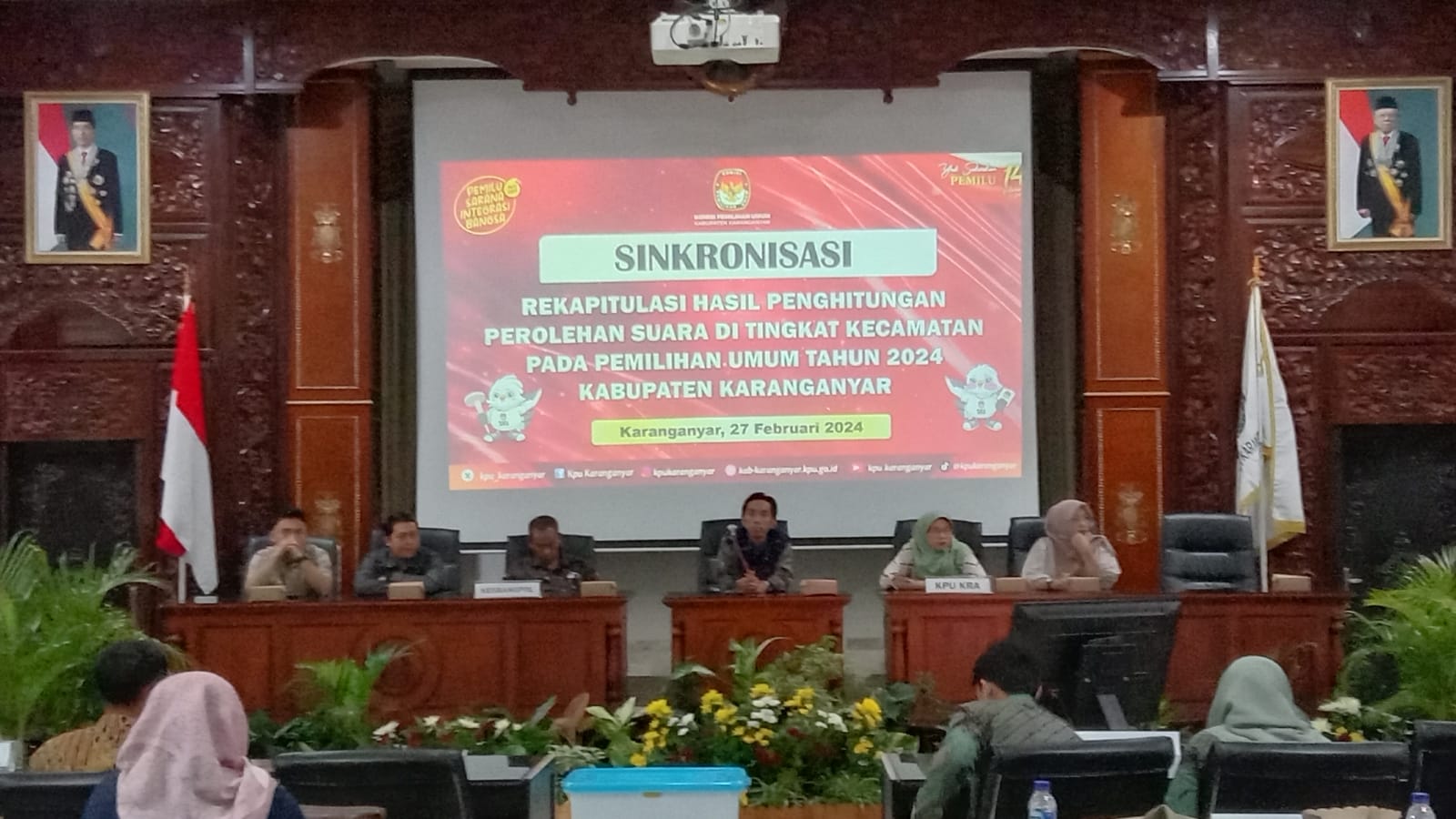 Sinkronisasi rekapitulasi hasil penghitungan perolehan suara di tingkat kecamatan Pada Pemilihan Umum tahun 2024 Kabupaten Karanganya