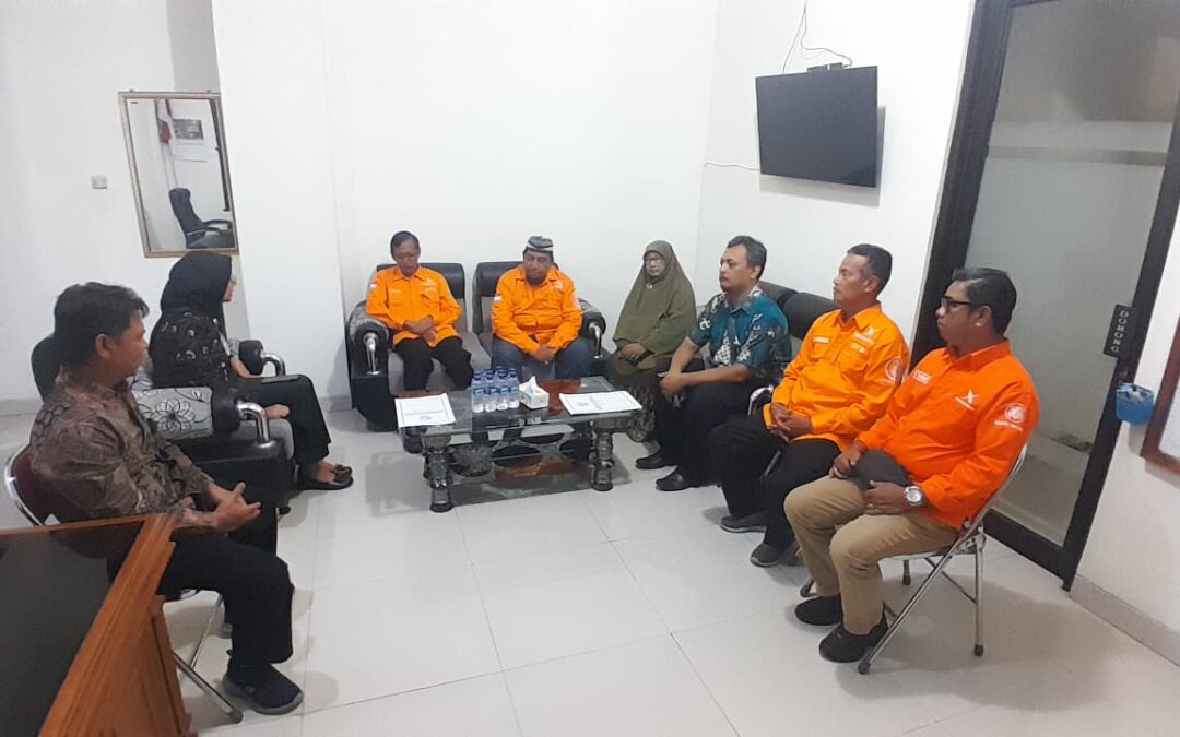 Pengambilan Surat Keterangan Tercatat Partai Gerakan Rakyat Kabupaten Karanganyar